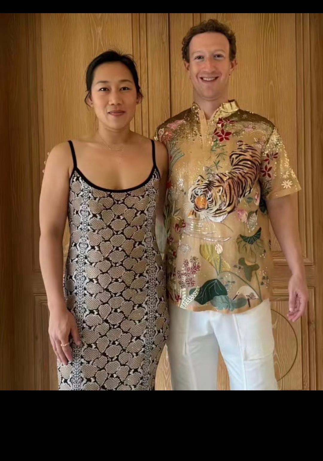很多人不理解身价千亿的扎克伯格为啥会娶这样一个长相平庸的女人，五大三粗的不说，甚