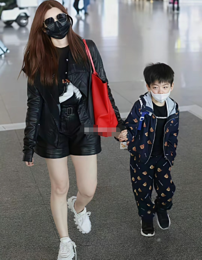 陈晓陈妍希用事业对打可私下，他们还是有交集的小星星跟着陈妍希，可每周周末陈晓