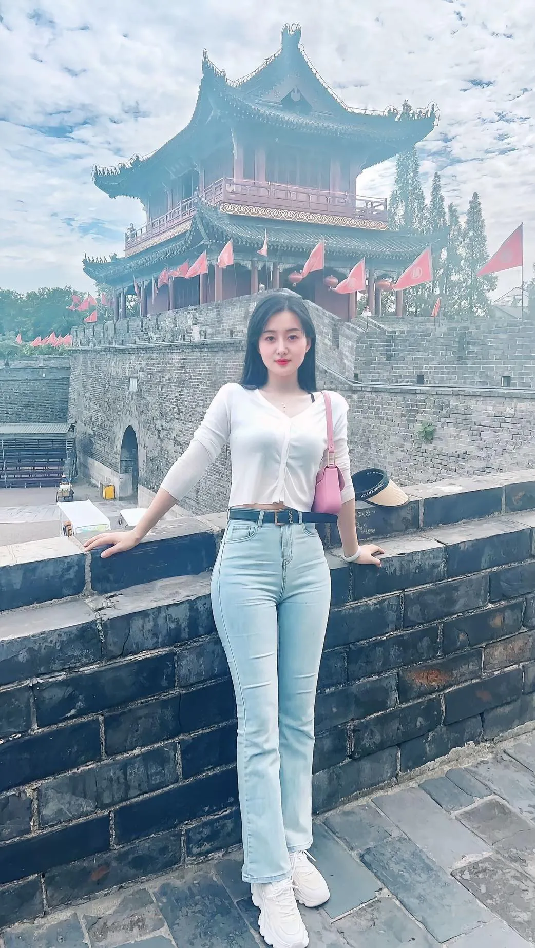 只看背景。你知道这是哪里吗
