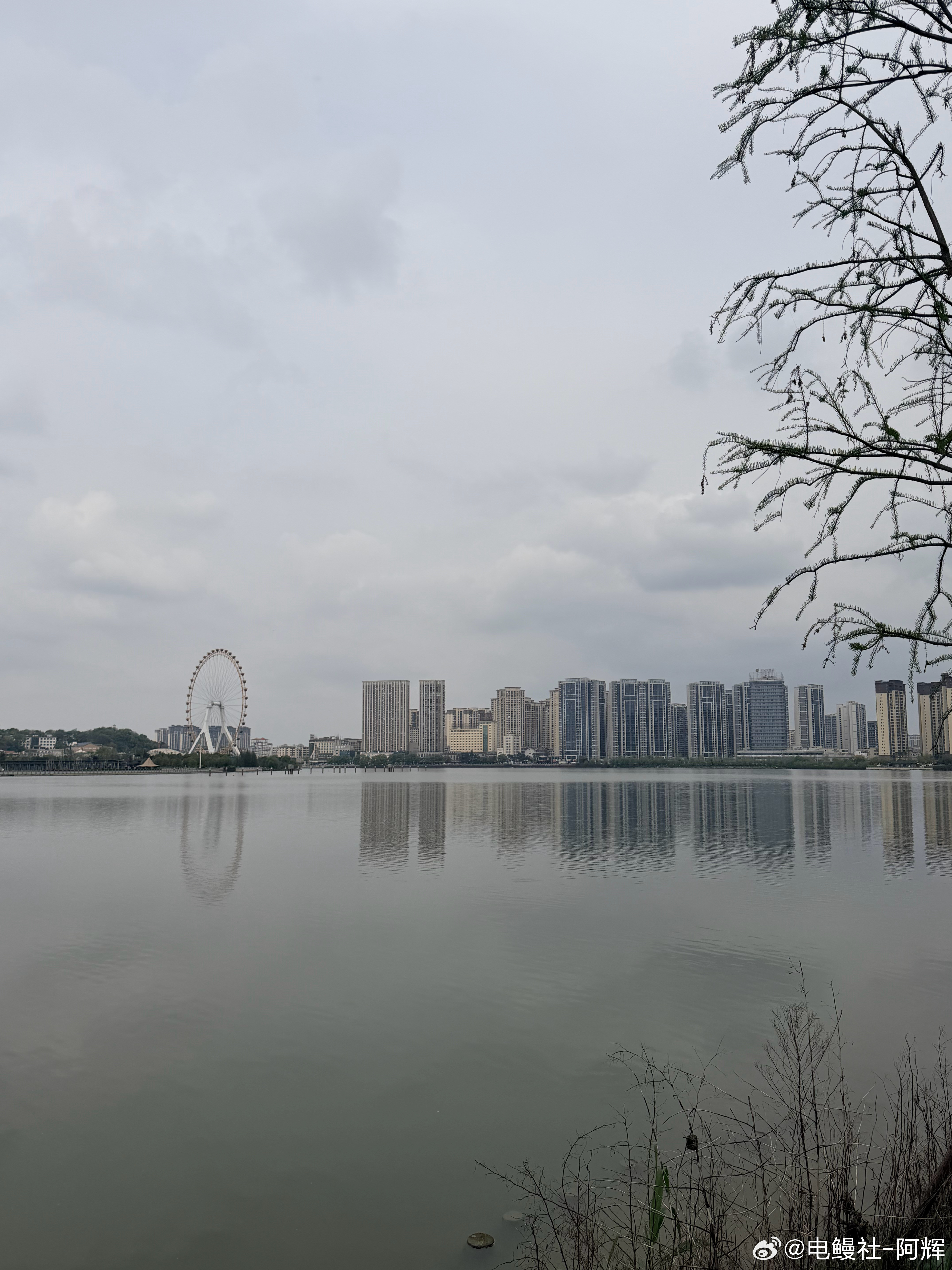 根据目前产能腾势Z9gt本月交付3000台左右，下个月预计5000台起步，随着