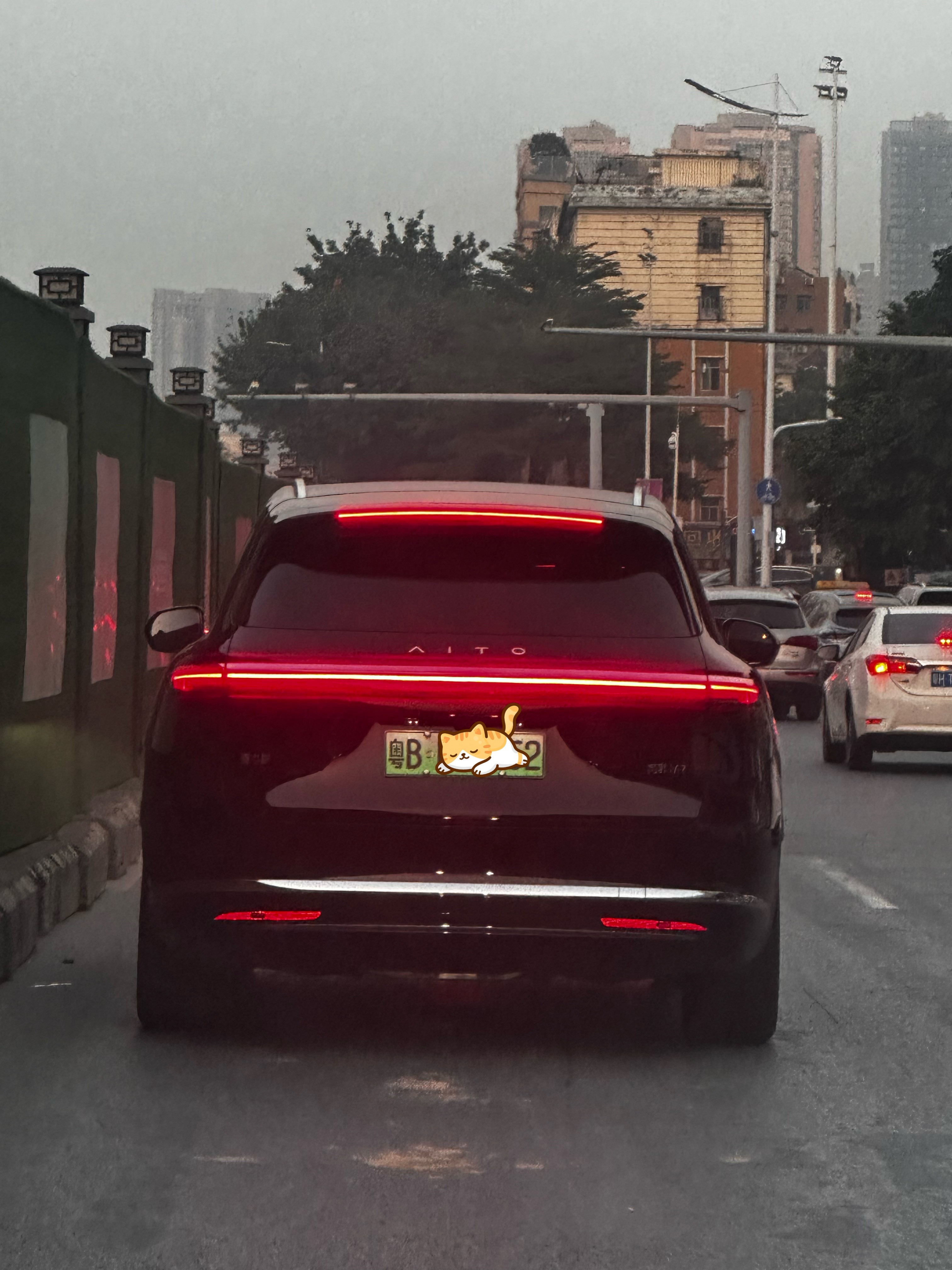 不得不说，比老款问界M7好看多10000倍…