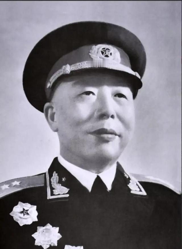 1939年，萧克通知宋时轮去开会，要求他交出兵权去延安学习，却遭宋时轮反对，萧克