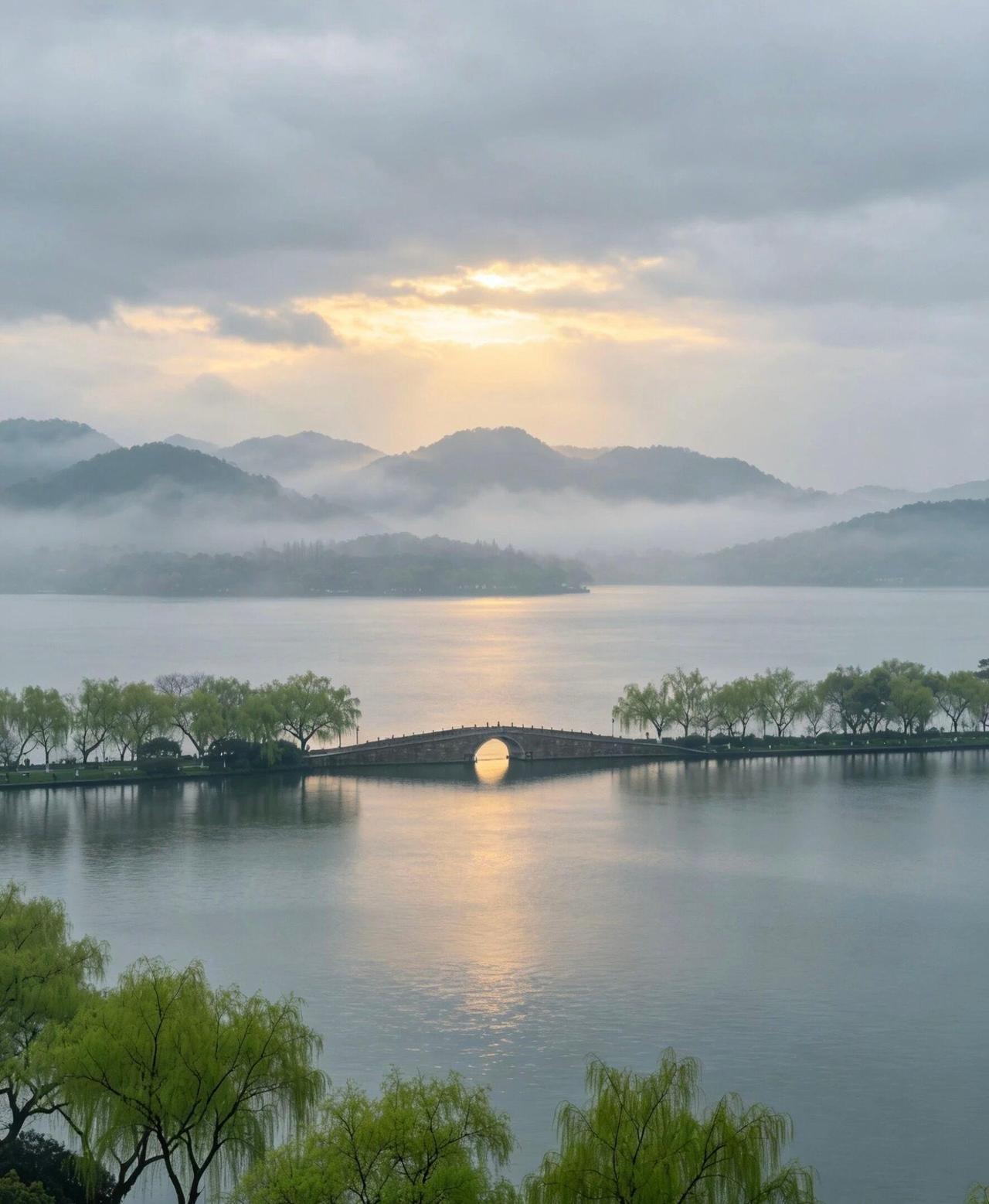 家长给我发消息时，通常我都会第一时间回复，特别是发私信。然而，很多家长设置了隐私