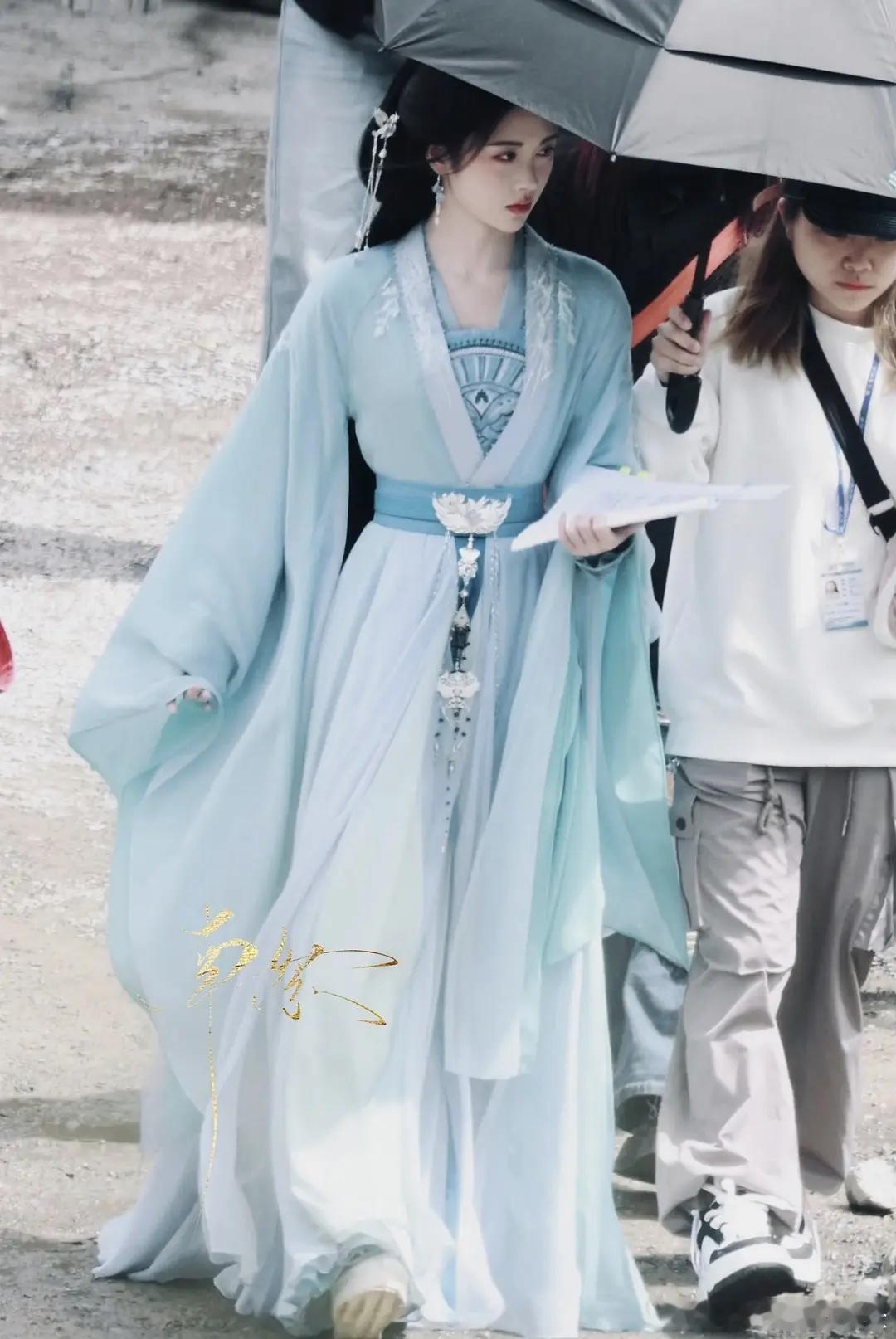 鞠婧祎的姜黎非啥时候来啊还有希望吗？？感觉这部妆造好看些