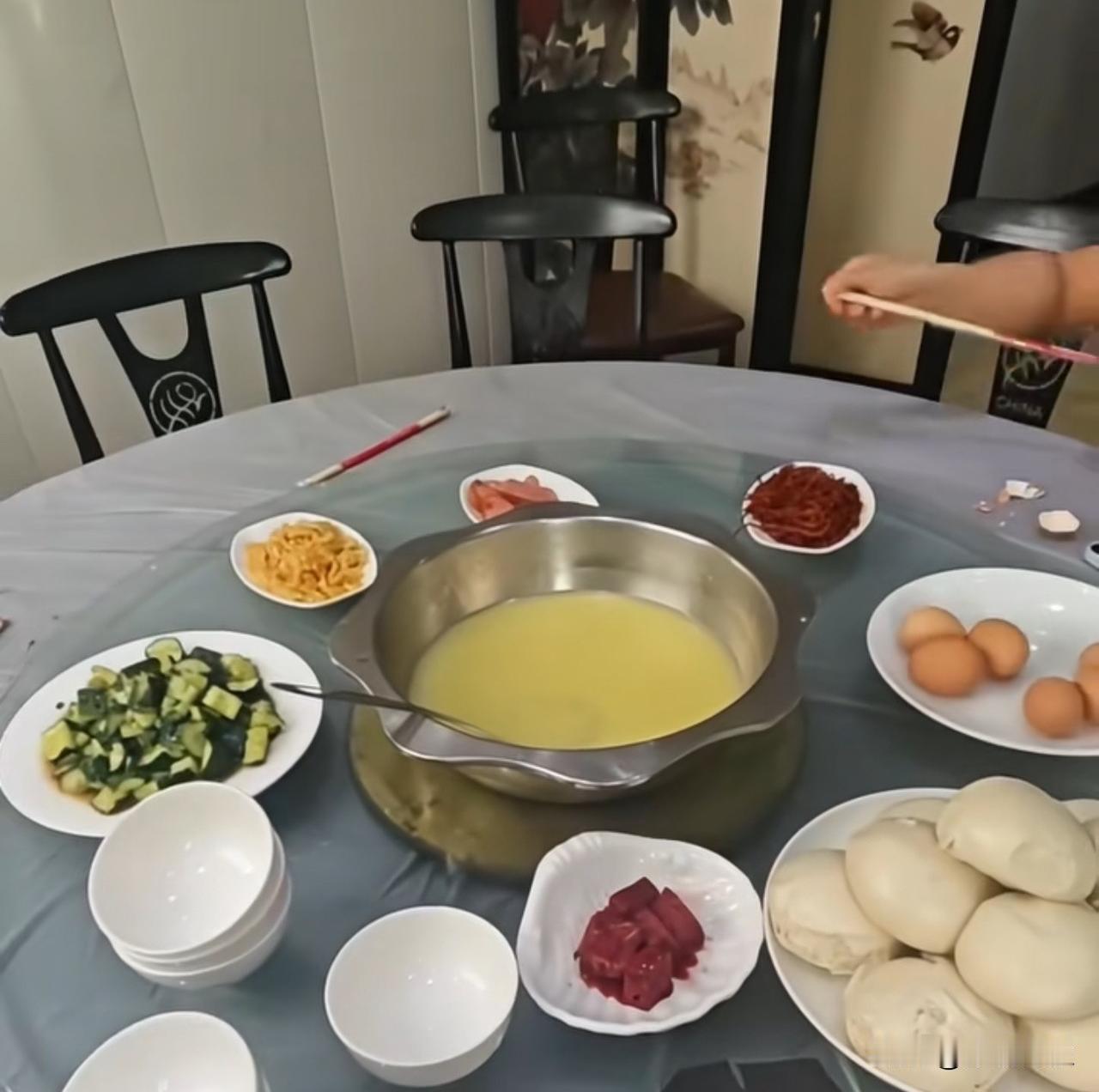 有道是：新中国没有苦日子除非报低价旅游团[doge][捂脸哭]