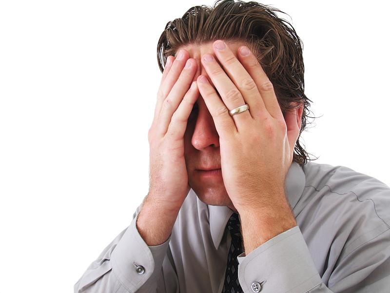 穷人想翻身一定要做的50件事。先承认自己穷，别装。装阔的人翻不了身，因为钱全