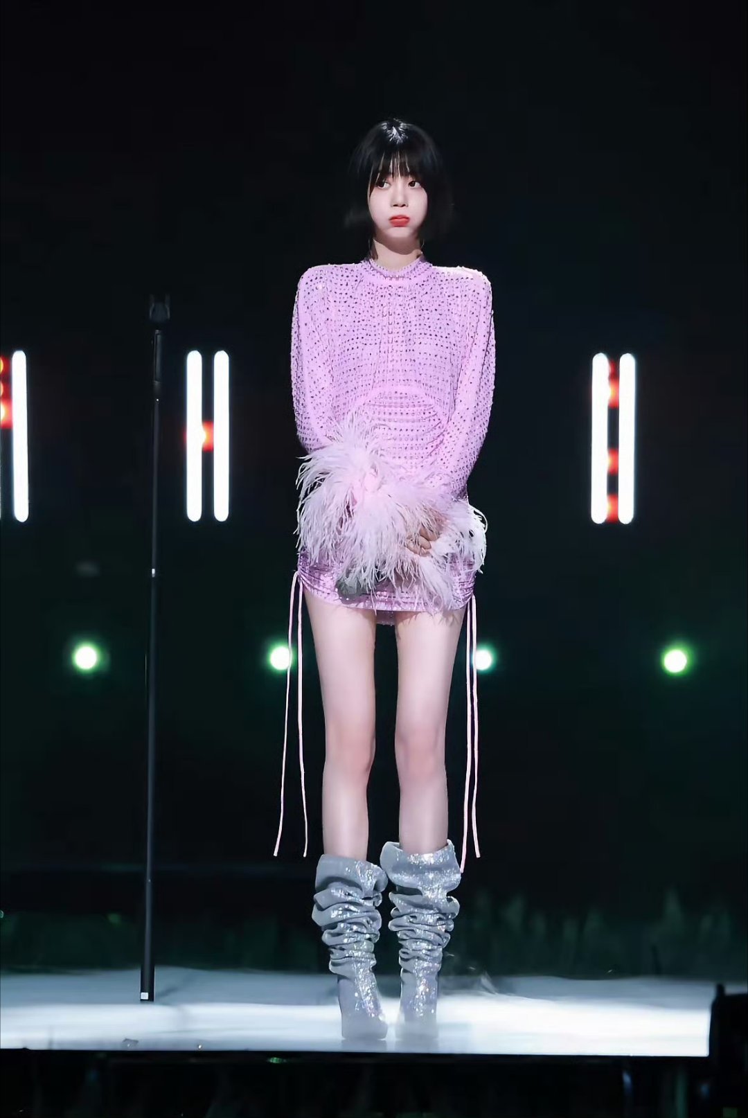 李溪芮这真的是腿精吧，内娱第一美腿，颜值高身材好。​​​