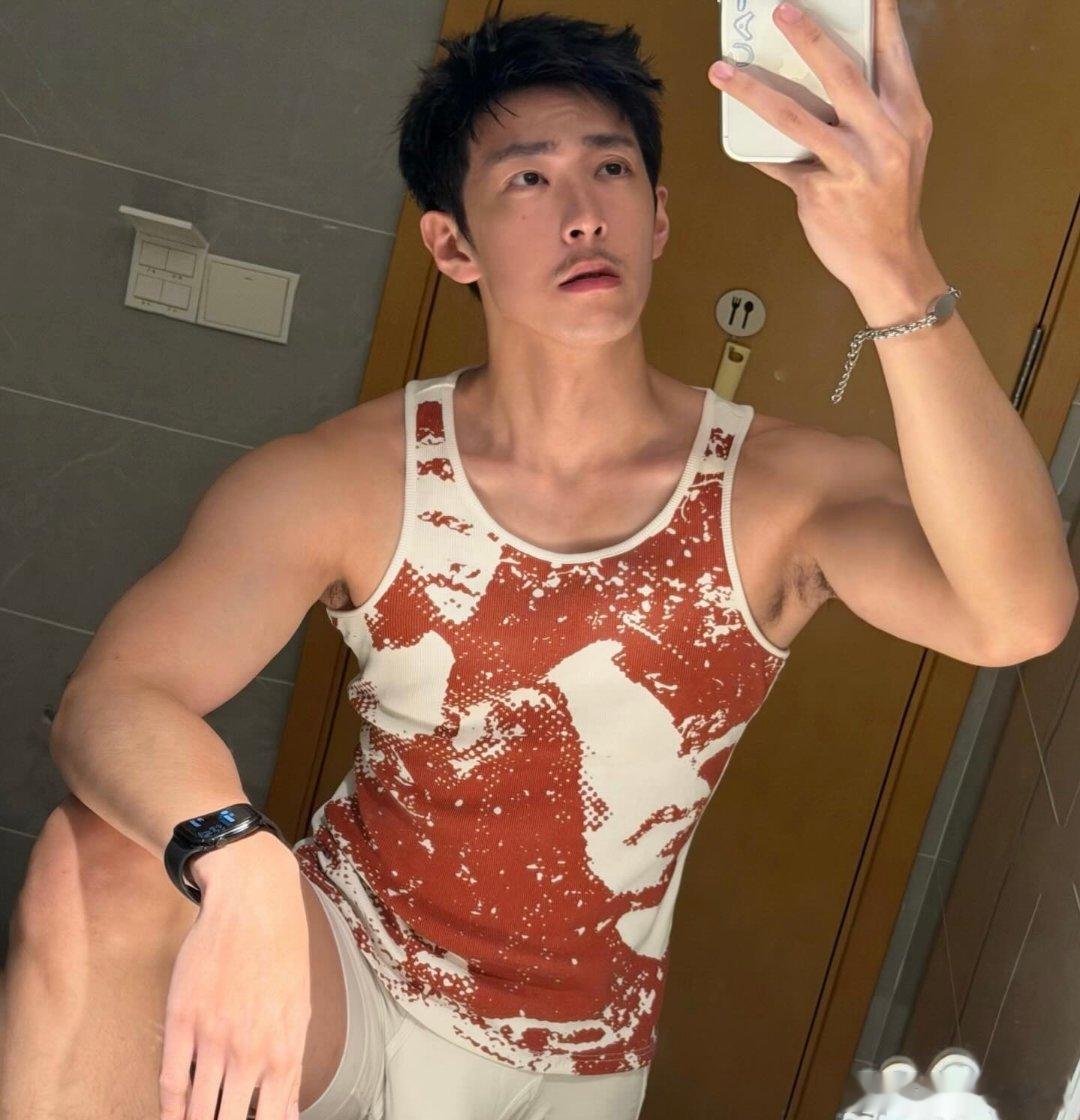 身材好让人想多看看体育生​​​
