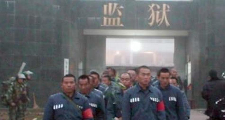 1996年武警在一次转弯时的小小疏忽，竟引发新中国历史上最严重的越狱事件199