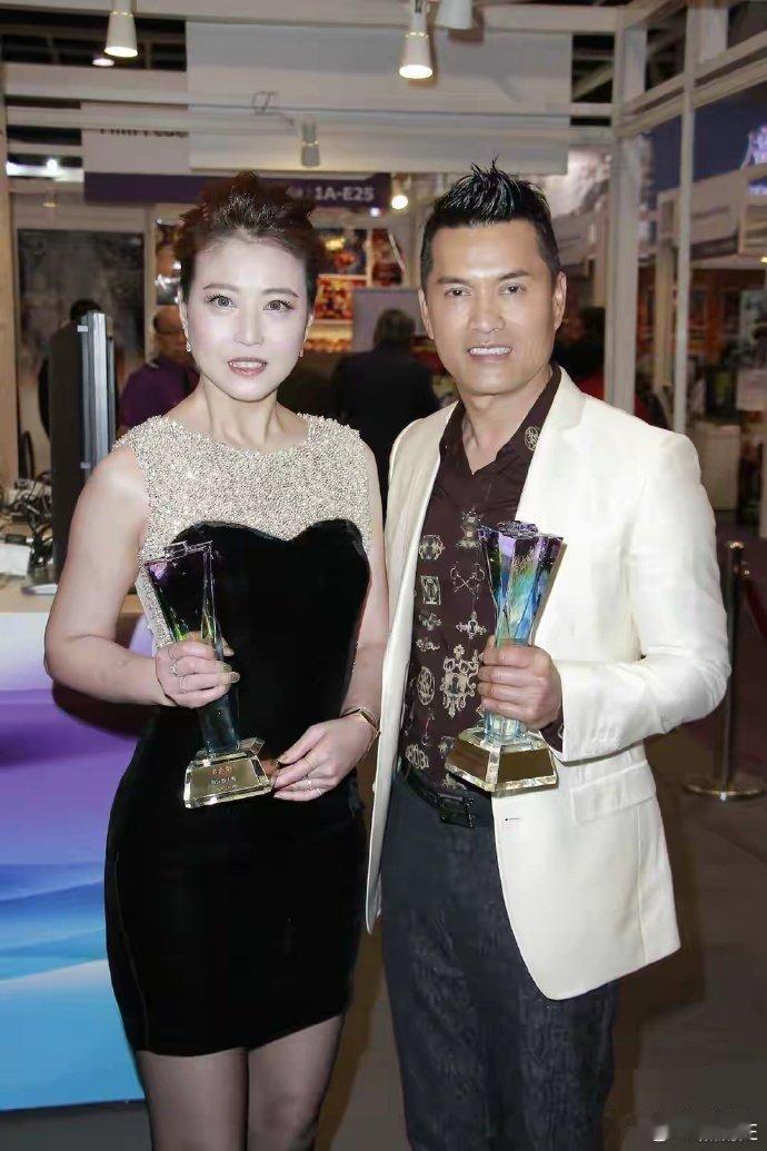 香港男星迎娶百亿富婆，家财全交妻子打理，每月只领固定生活费