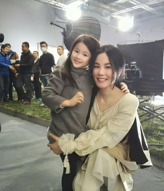 这是王菲的女儿吗，怎么可以这么漂亮？​​​