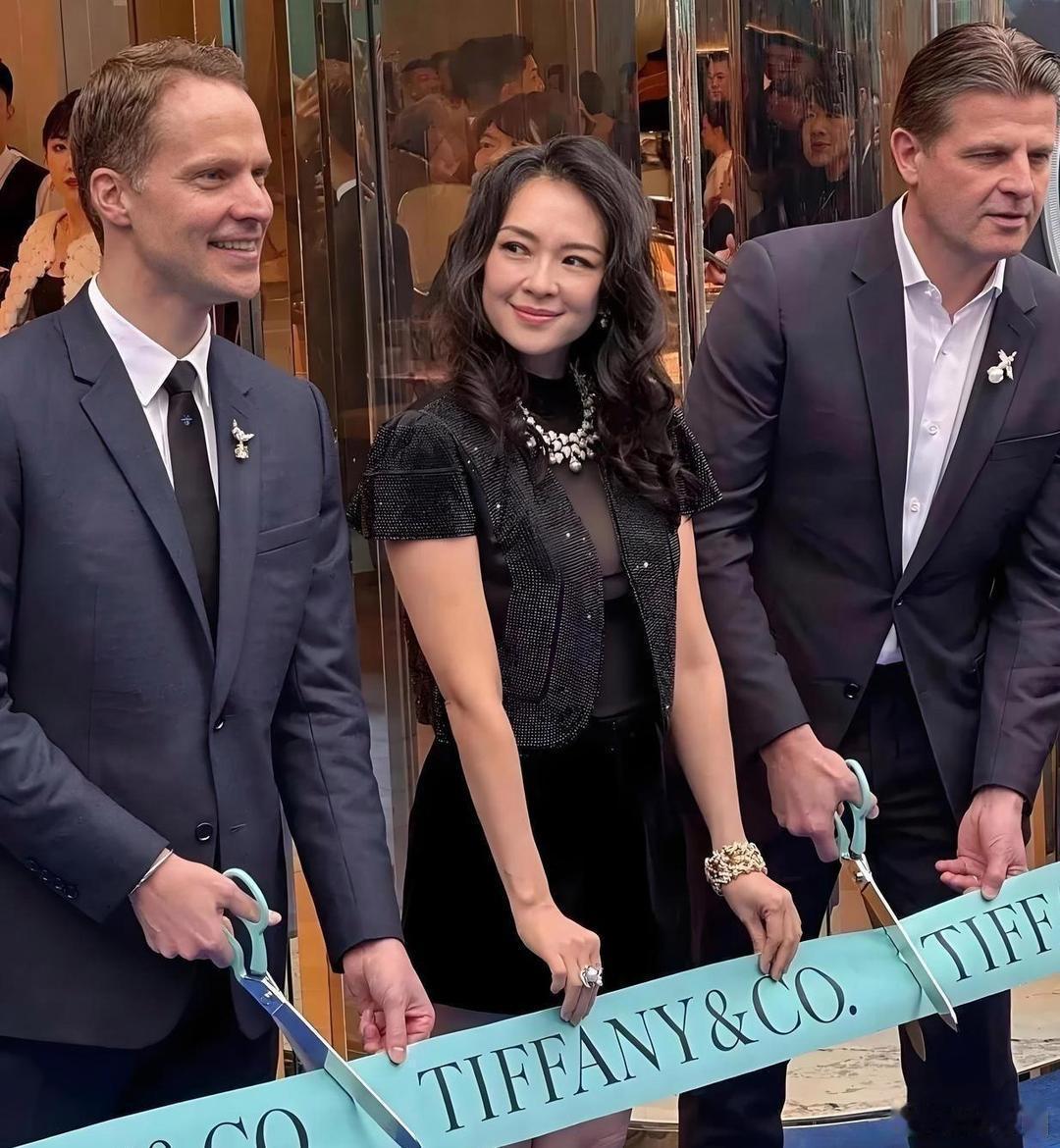 没有美颜滤镜下，章子怡依旧美得惊心动魄，还是以前的大花含金量高啊。
