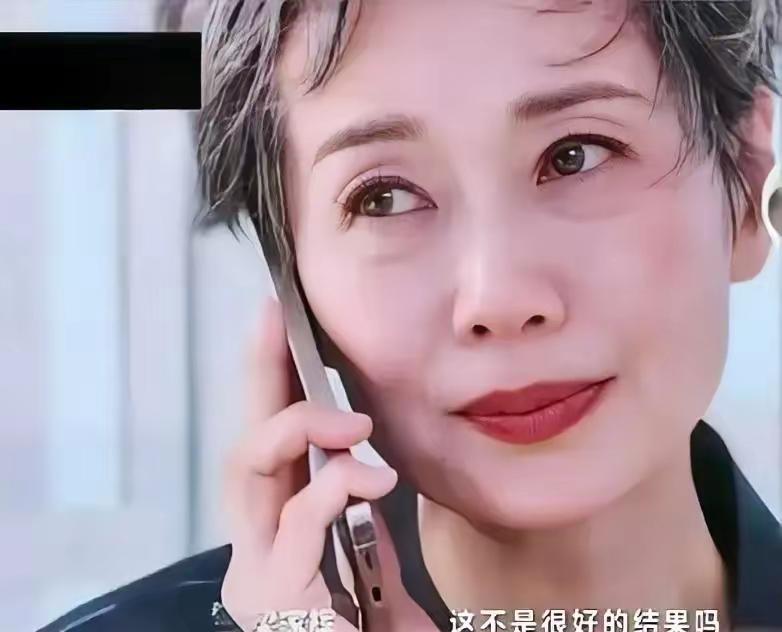 一个人的嘴巴可以说谎但是眼睛是骗不了人的再看叶童打电话给梁家辉的那一集，还是