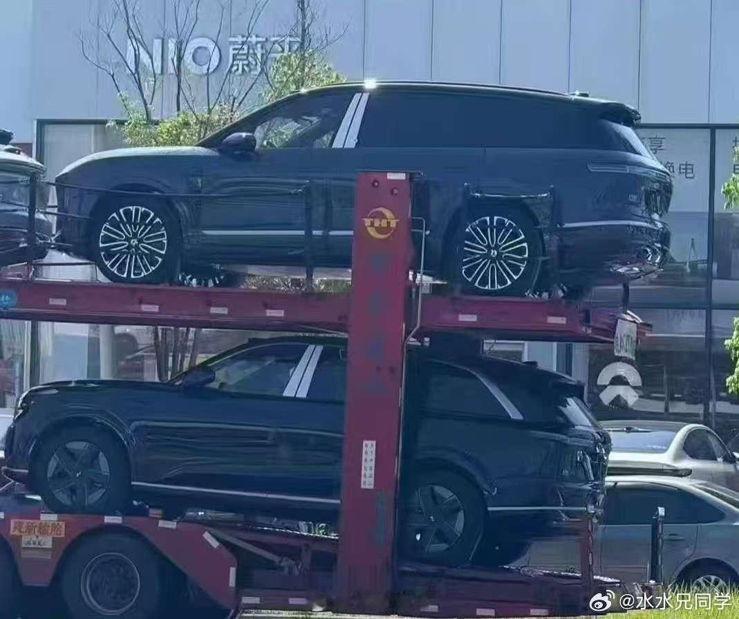 乐道L90和蔚来新ES8体量对比，这样一看，乐道L90竟然显得有点秀气.....