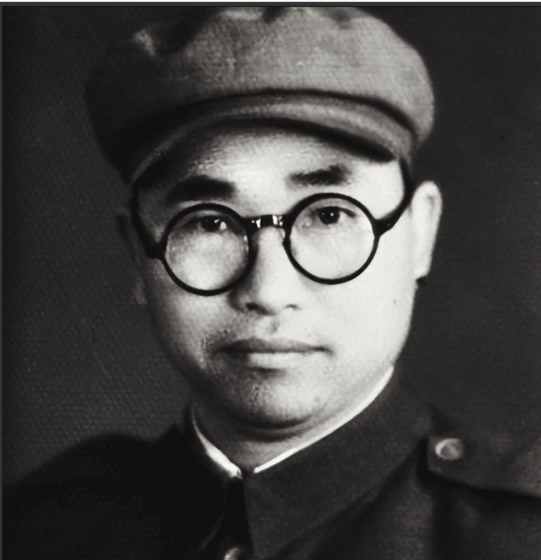 1942年，聂帅正在开会，外面突然传来枪响。他以为有敌袭，立即冲出去，却发现自己
