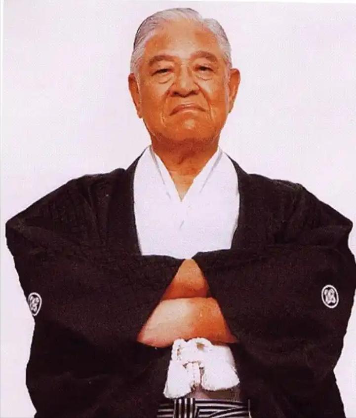 最大的台独分子，再也藏不住尾巴，终于露出来了肮脏的脑袋！原来，最大的台独分子不都