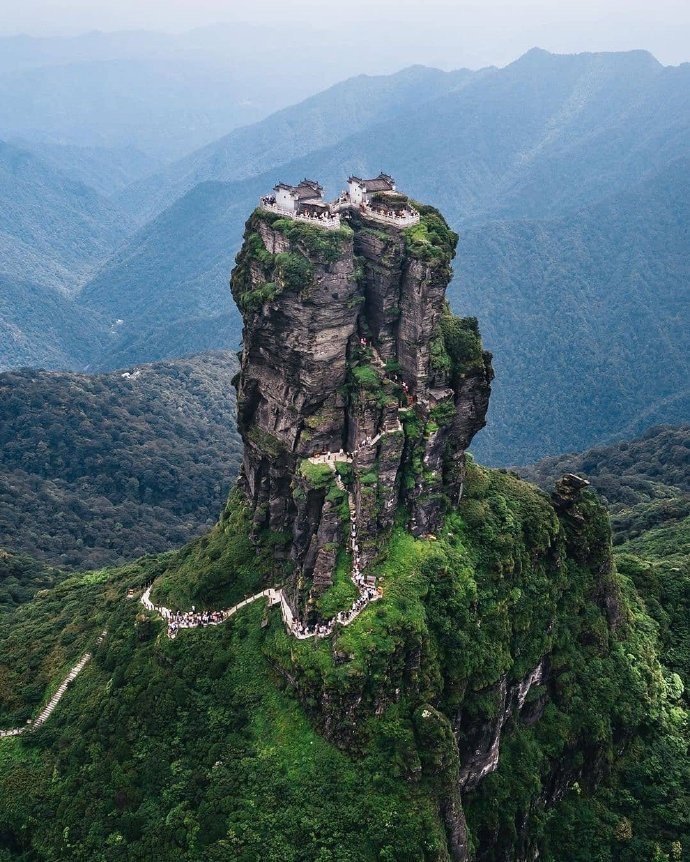 贵州·梵净山，现实版的天空之城。​​​​