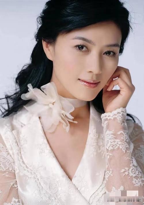 刚被11万人攥在手心盼上映的《花海》《火海》，转头就从猫眼、豆瓣“凭空消失”—