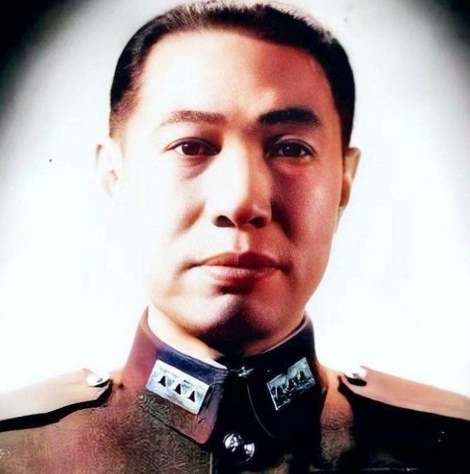 1927年，白崇禧将军长赖世璜枪决，部队缩编为师，熊式辉大骂说：“14军北伐有功