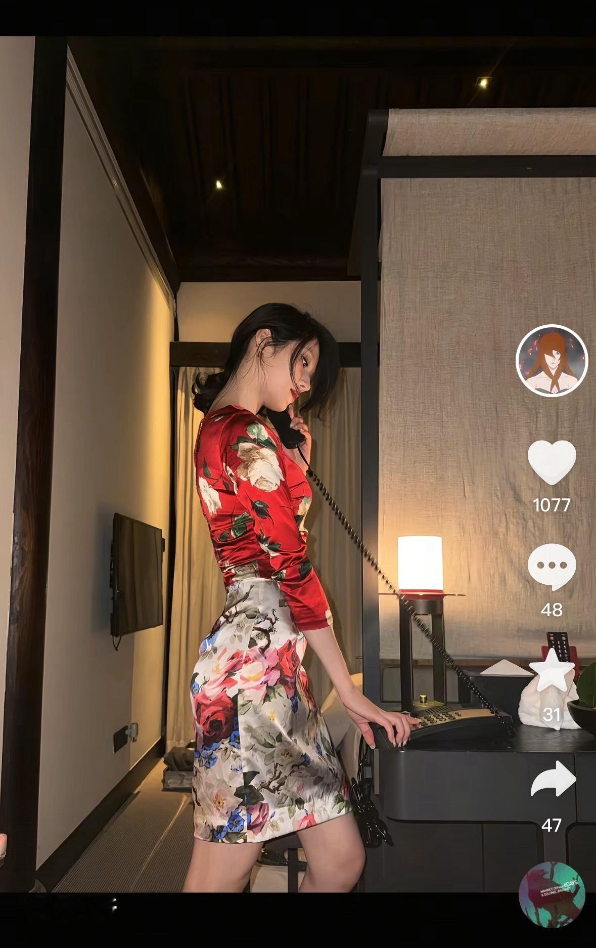 卜斯斯的衣服只有卜斯斯本人才可以穿出那个味道🌺​​​