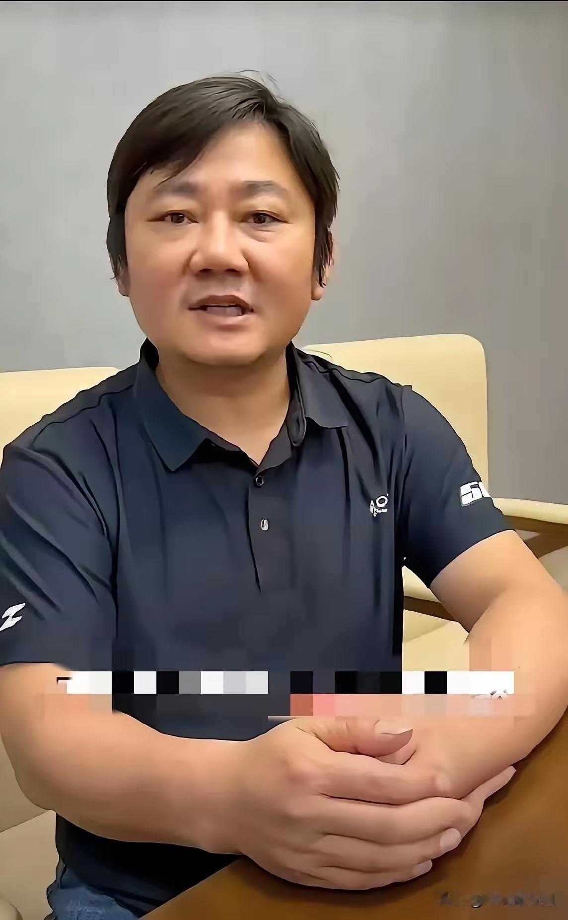 今天凌晨，张雪主动暴出了一张私人聊天截图，立即引发全网热议！聊天对象叫Jes