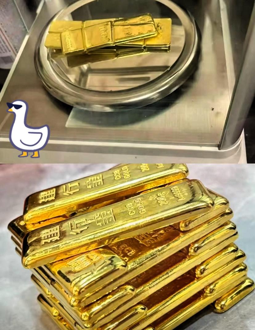 12月22日金价疯涨！我果断卖掉300克黄金，不是缺钱是真的怕了！足金