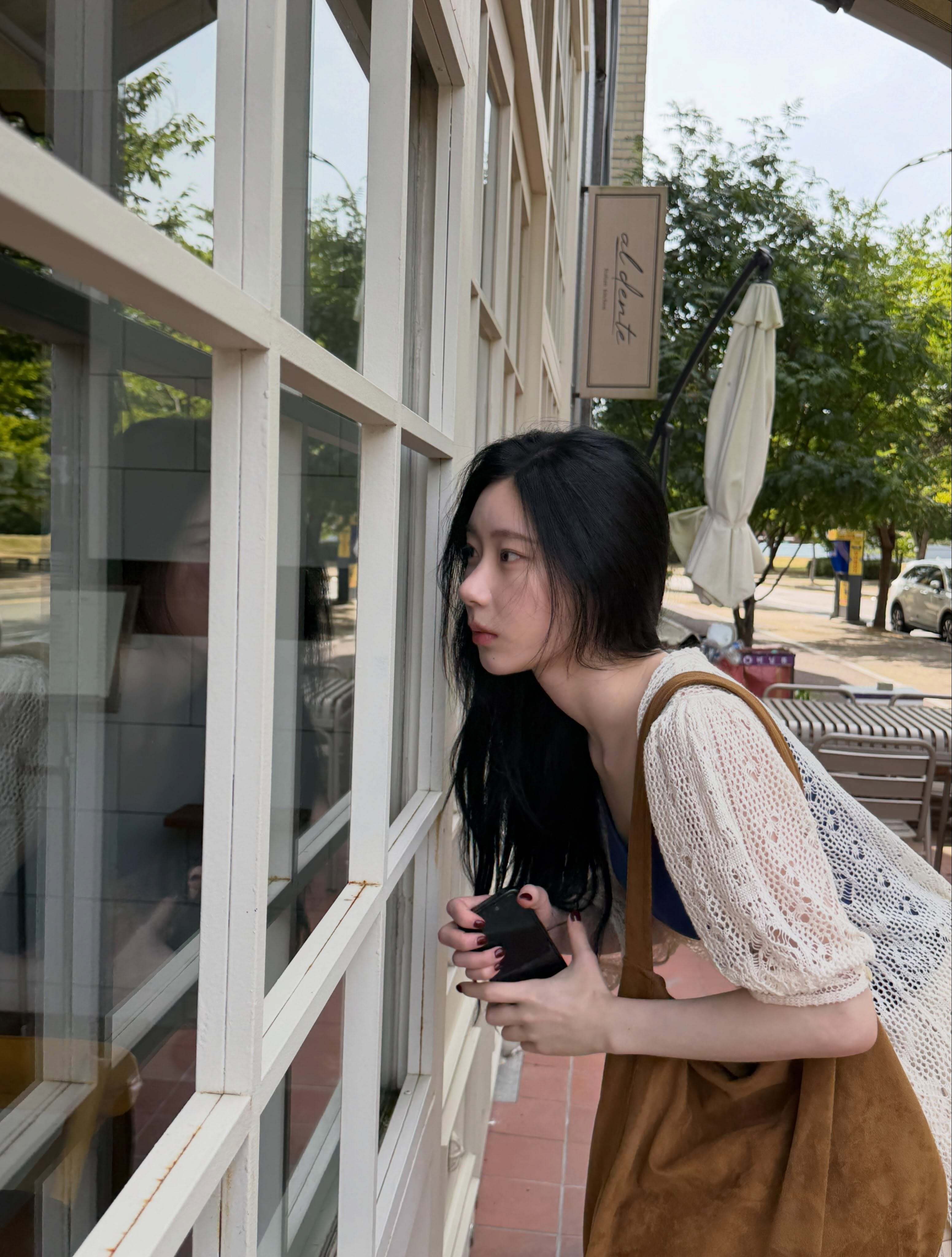 李彩领INS更新🤍🩵