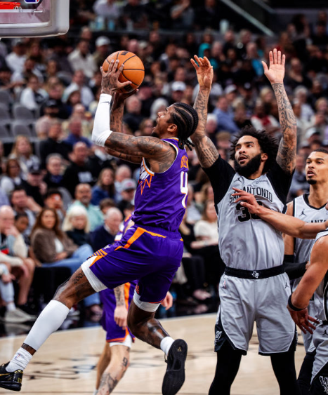 杰伦格林不是能力问题，最大的问题是格林这个球员，看了第五个赛季了，对他我真是