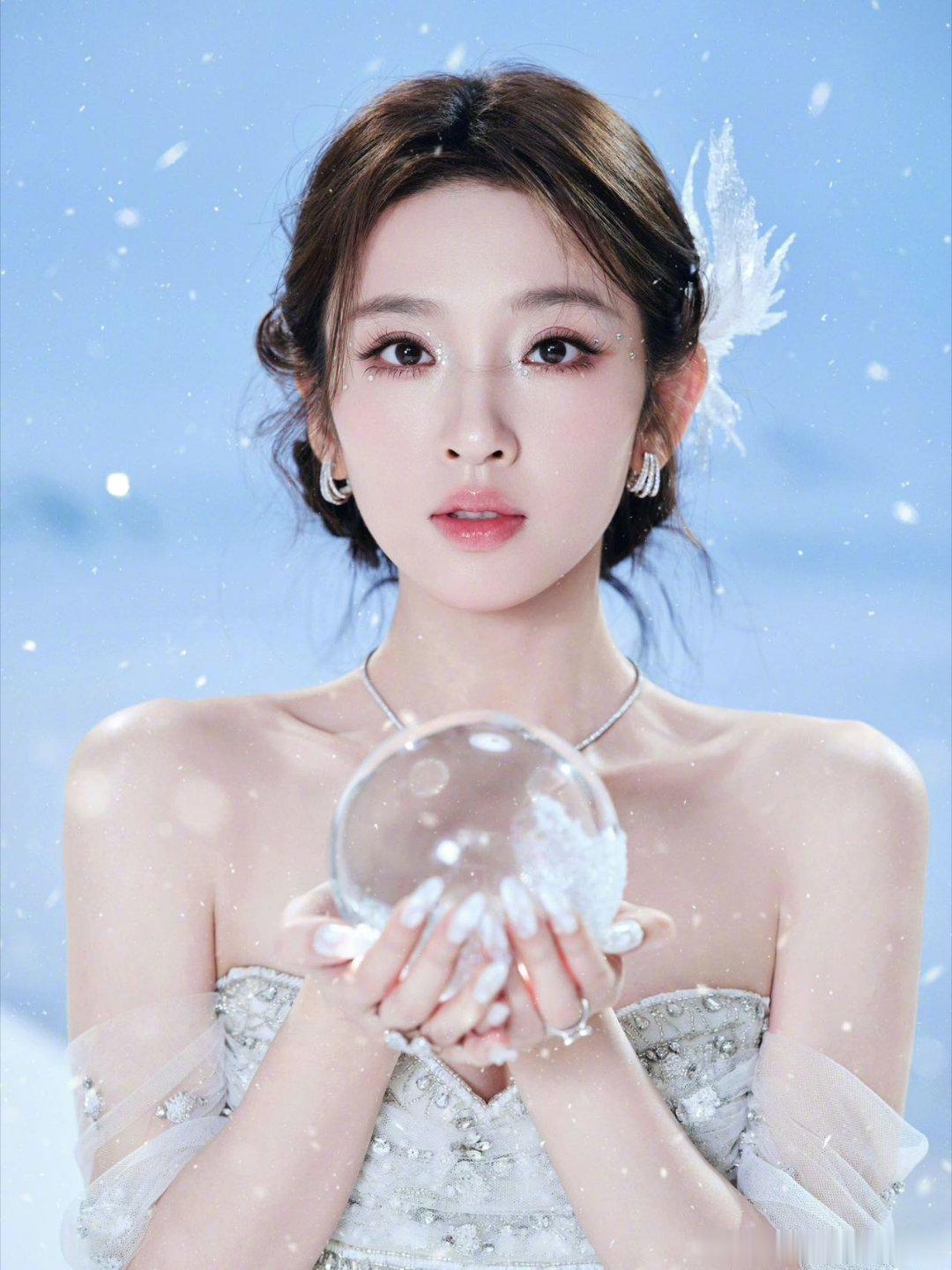 公主，我愿意做你的雪人⛄️唐艺昕复刻艾莎名场面唐艺昕真的cos了艾莎