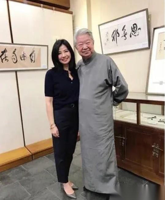 “老不正经”的蔡澜，一生谈了60多个女朋友，82岁的他用一句话警醒女性：“不喝酒