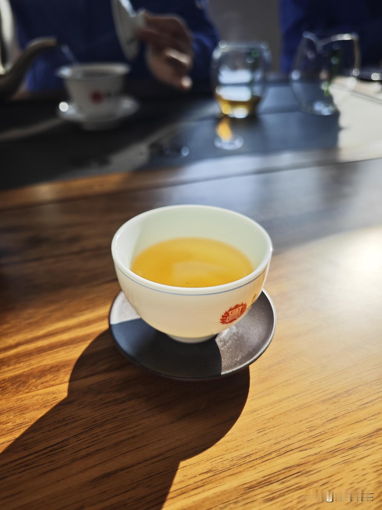 不喜欢孤独却又想独处的时候​烟、酒、咖啡都不是好的选择​所以佛主选择了它