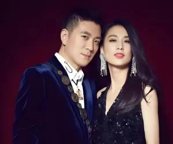 宝子们，杨子和黄圣依离婚后，杨子好像真的性情大变啦！以前他可是大男子主义十足，对