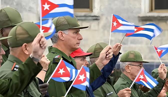 古巴正在遭受前所未有的压力，古巴这时候遭到美国的相应施压，并且切断了古巴的所有外