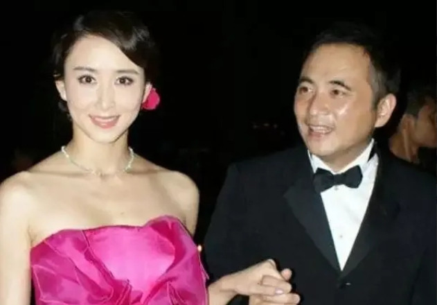 2008年，胡静嫁给了大她12岁、身家50亿的富豪朱兆祥，老公豪掷5000w为她