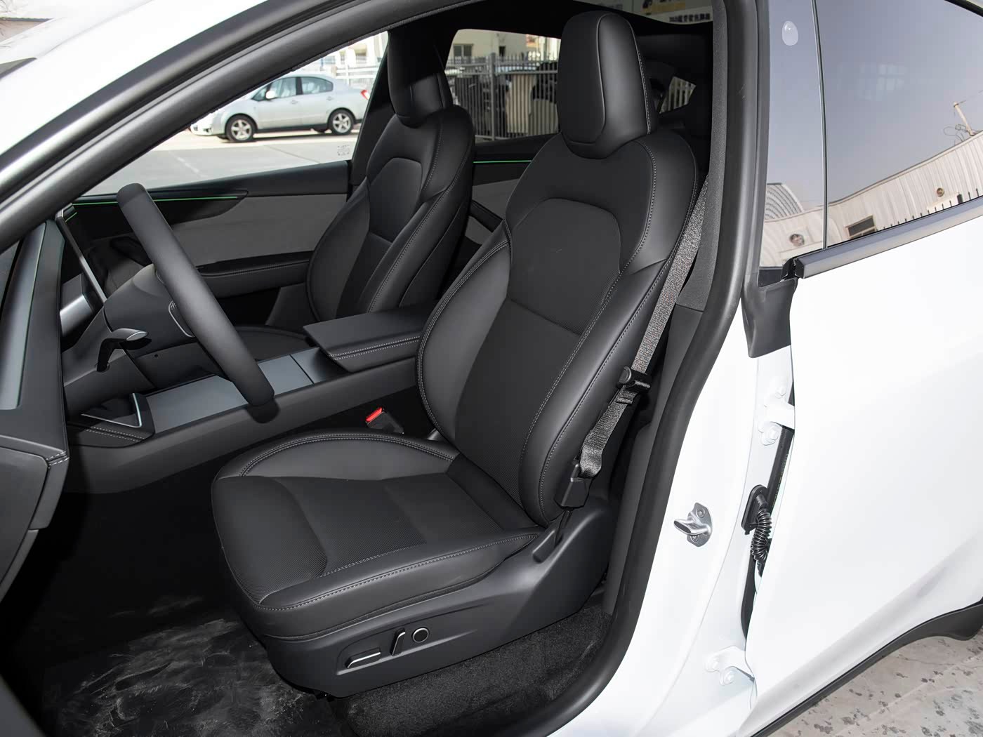 车市观察朋友要买毛豆Y，问了问我情况，这种车我肯定是推荐的，毕竟买特斯拉肯定是