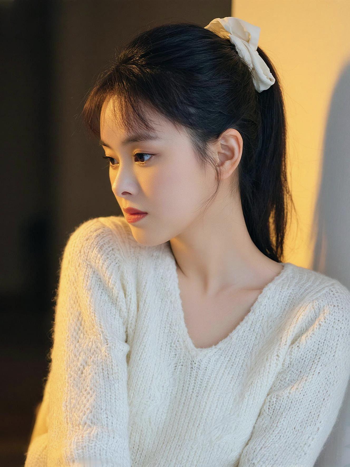 甜美可爱女孩<!--{img:1}...