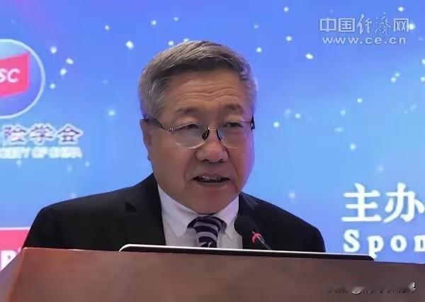 专家郑秉文遭实名质疑，社保研究权威性引公众审视。近日，中国社科院世界社保研究中
