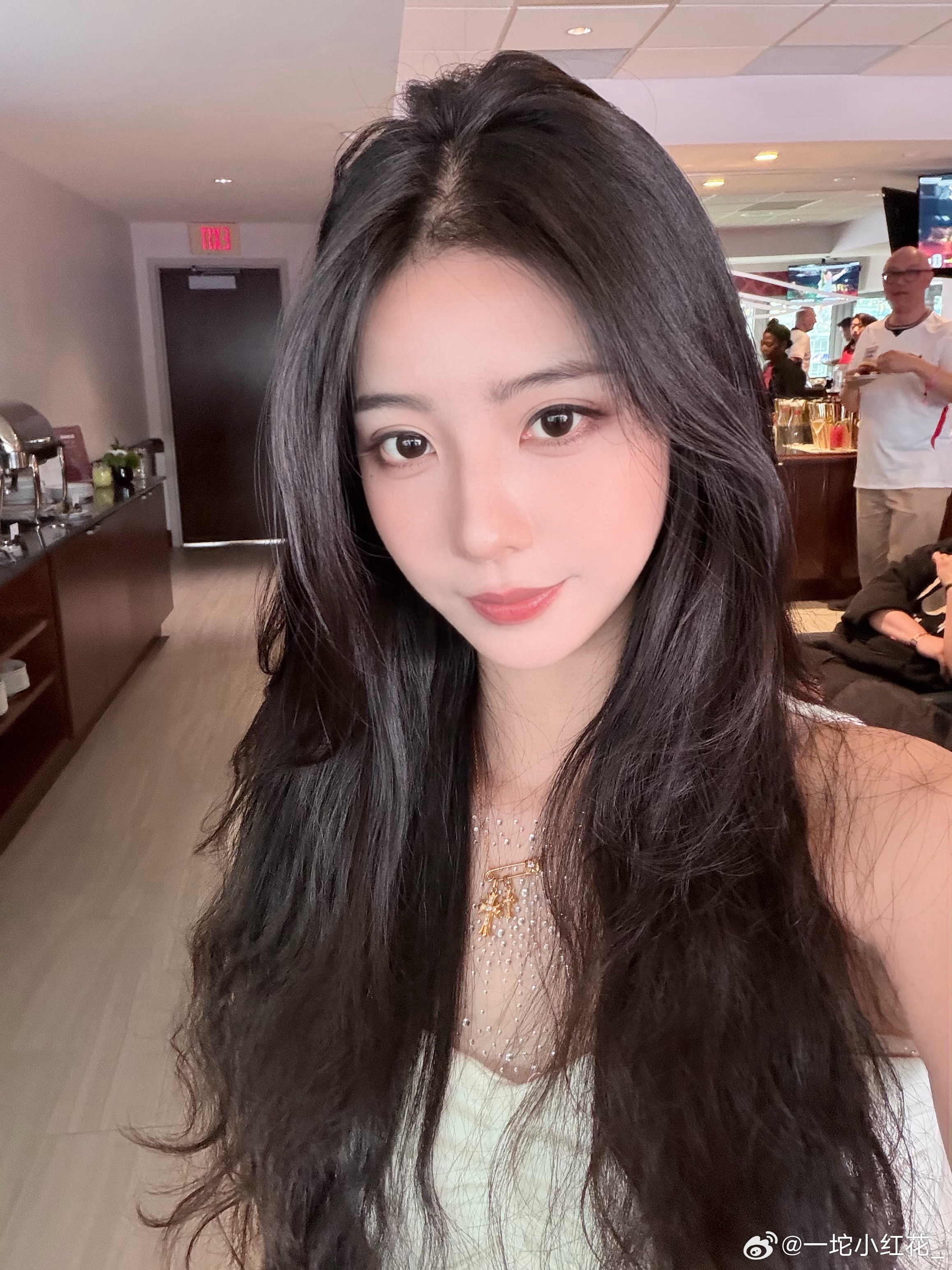 好几次世界杯的照片放一起了没咋拍照录了视频但还没剪[捂脸哭]我这个拖...