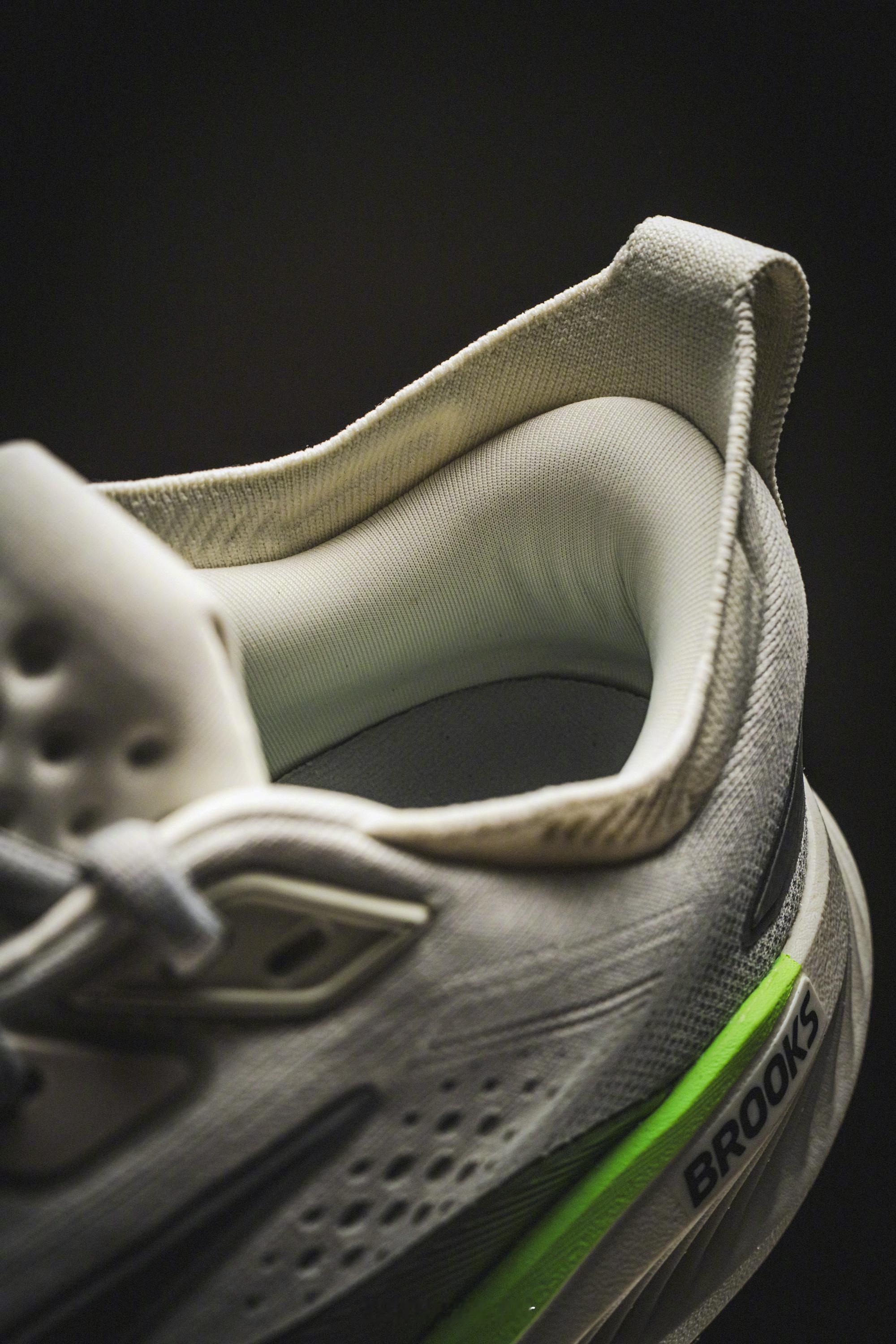 BrooksGlycerin23甘油23代缓震跑鞋来了，中底延续上代反馈良好