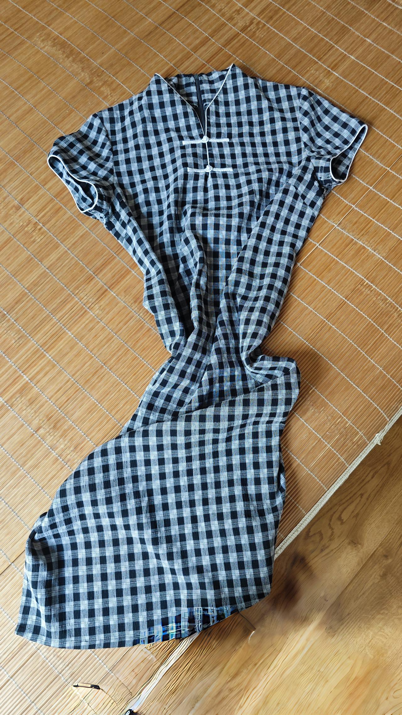 别说10年的衣服了，我衣橱里冬天有超过三十年的大衣，夏天有超过二十年的旗袍。因为