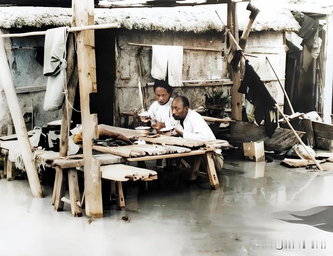 1938年6月9日，为阻止日军南下，国民党在郑州花园口炸开黄河大堤，汹涌河水以每