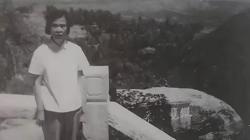 你知道贺子珍在庐山见到毛主席时，第一句话是什么吗？不是“你好吗”，不是“好久不见
