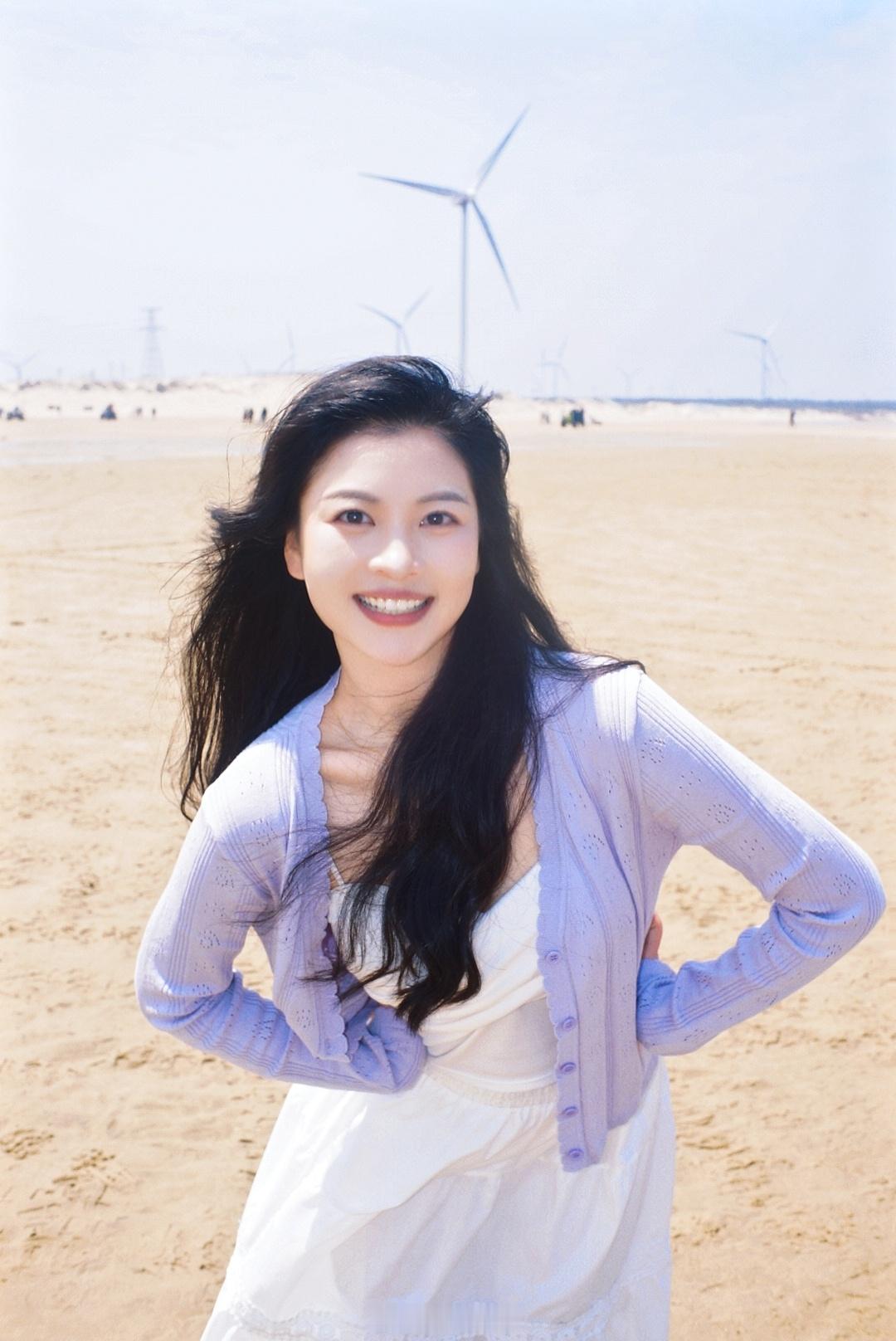 新招的女助理小瑾，之前是西部计划志愿者，舞蹈专业毕业生，后面会多和大家见面，在出