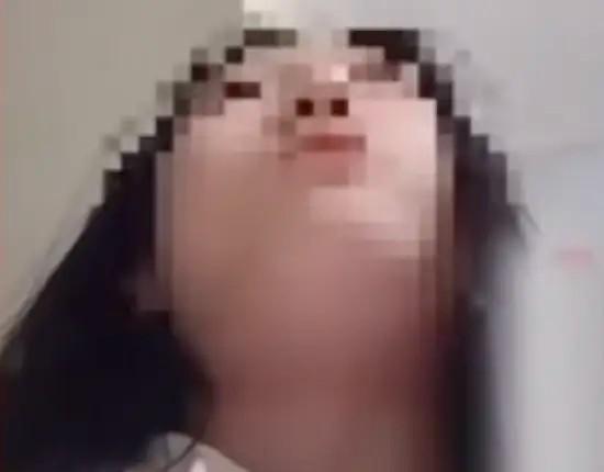 “女大避父”河南郑州，一女孩洗澡时，父亲进卫生间不敲门，导致女孩4次被看光，她愤