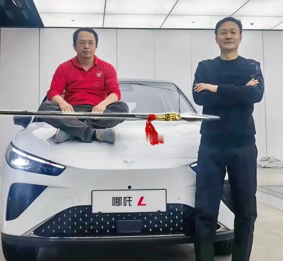 哪吒汽车，彻底冲上热搜了！4月22日，国内新能源汽车圈再传重磅消息，曾经一路