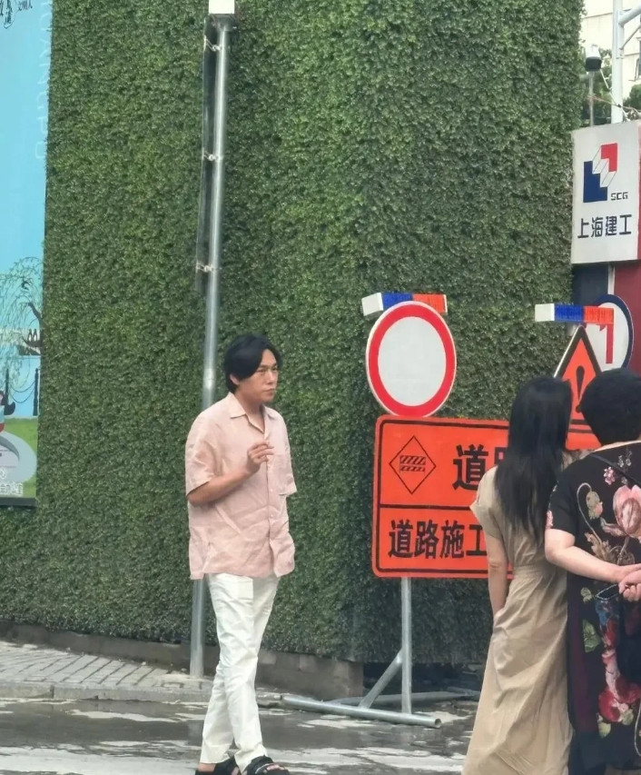 万万没有想到，伊能静的老公居然是一个油腻大叔，白瞎我看了十几年电视，现在才知道。