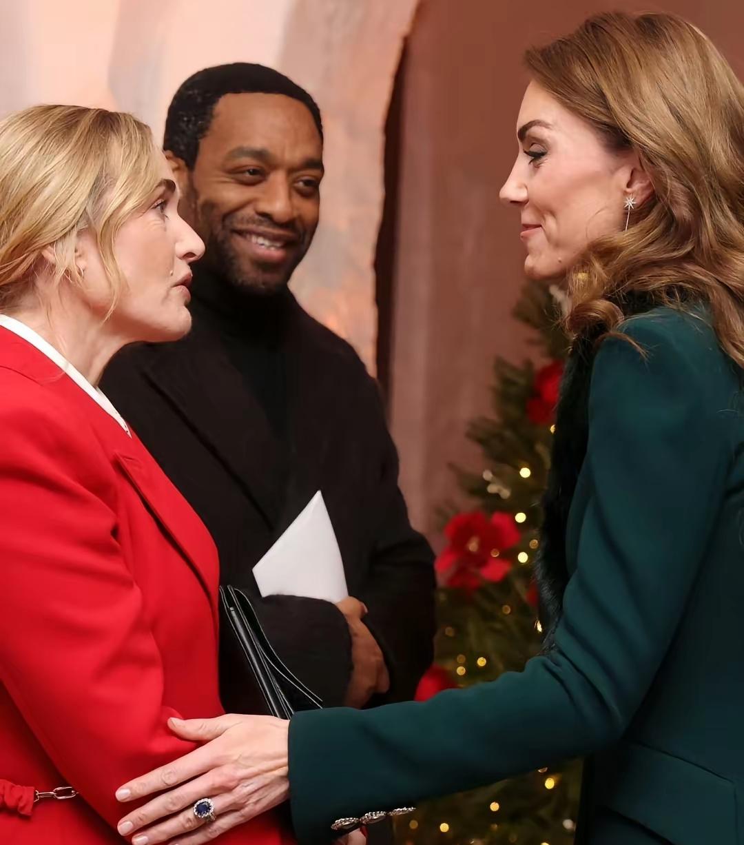 凯特的娘家，要“崛起”了吗？看王室圣诞活动，就知一二了！举办人是凯特，而邀请