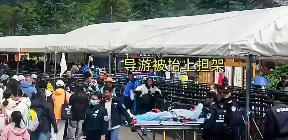 正在旅游的和准备旅游的都要沉默了！云南丽江导游被打事件引发众怒！云南丽