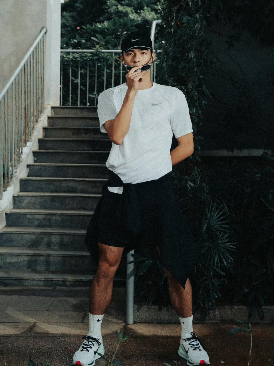 偶遇陈昊森跑上海马拉松陈昊森的隐藏技能藏不住了！主业演员副业马拉松新人，首次挑