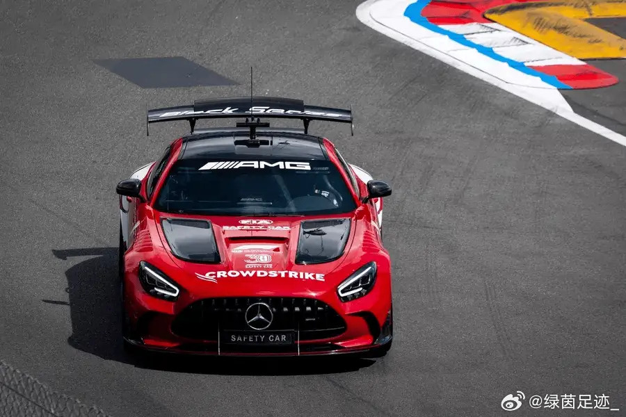 【勒克莱尔“躺赢”引众怒！库特哈德怒喷F1安全车：闷得要死，最后10圈就该直接